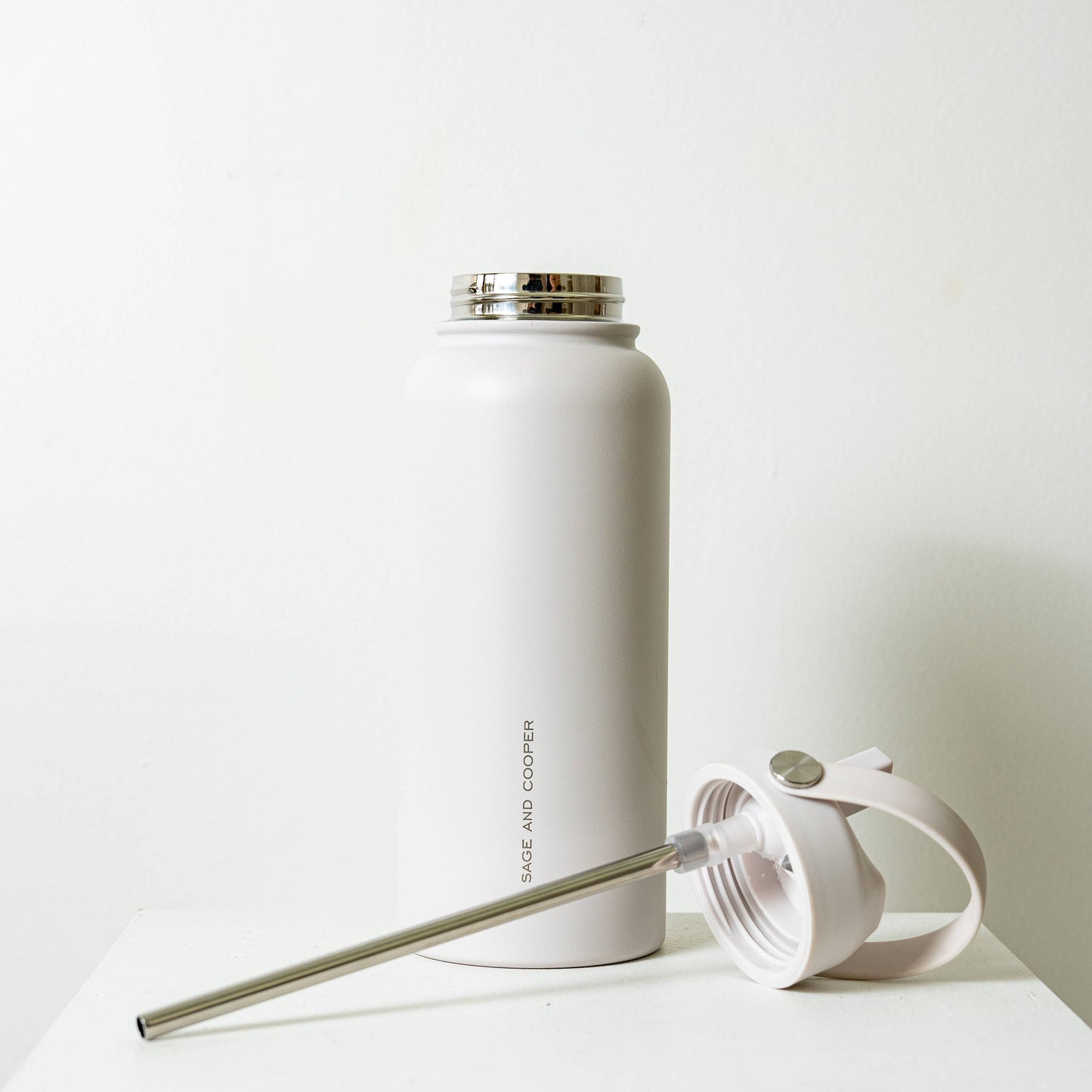 The Sage & Cooper Insulated Drink Bottle: Olive / 1 Litre