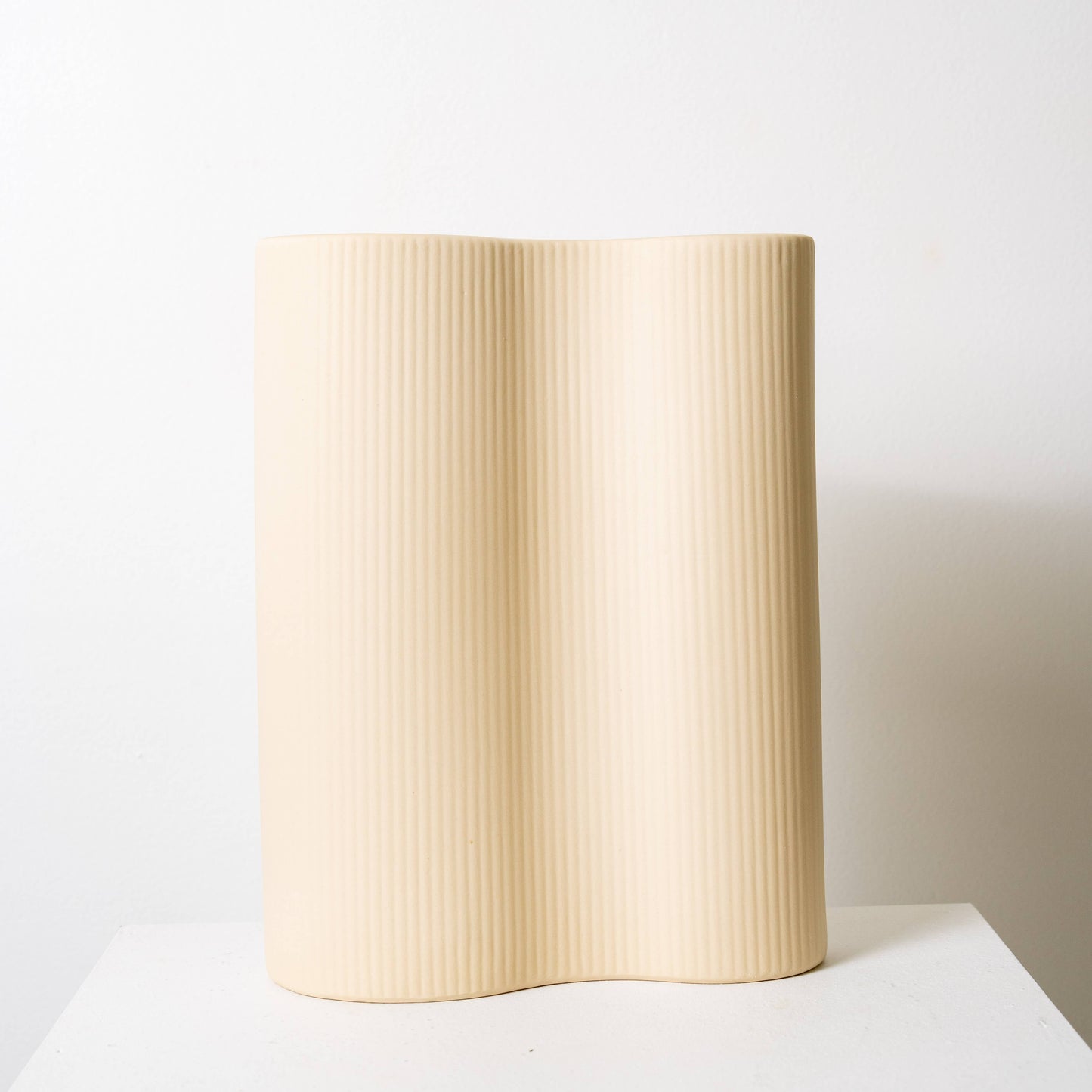 Infinite Love Vase: Cocoa