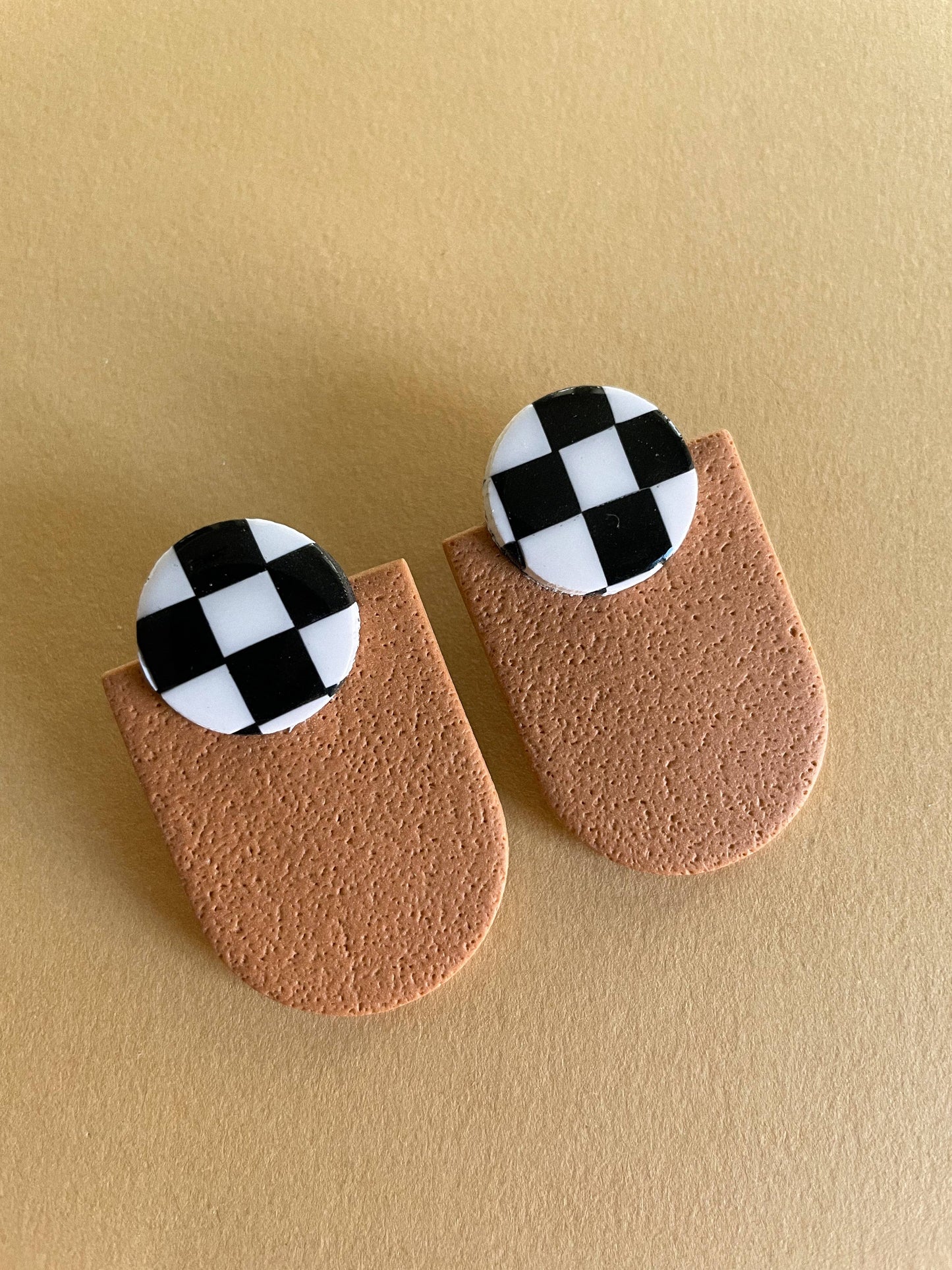 Millie Checkered Studs: Blush