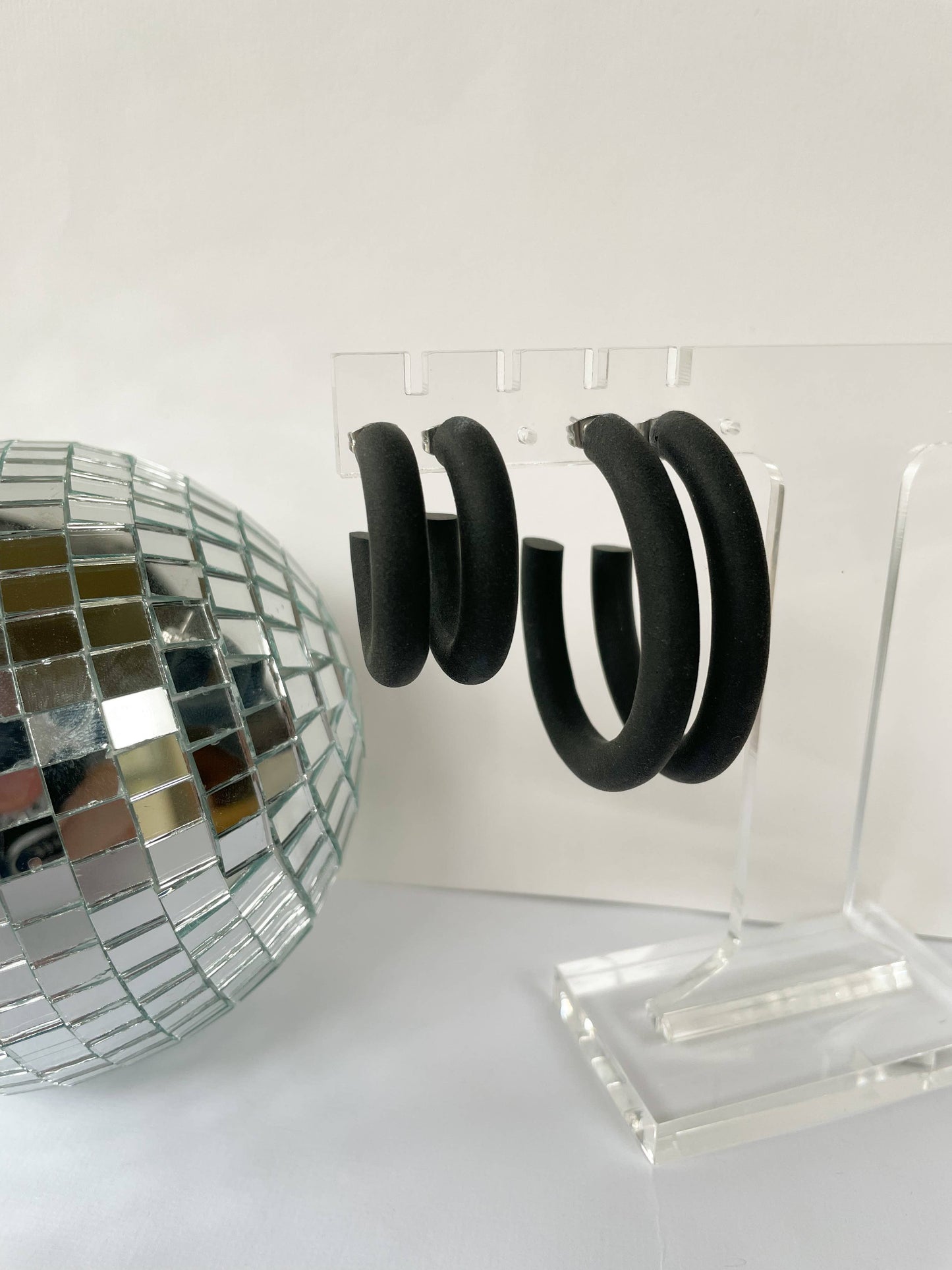 Ellory Hoops in Black: Large (2.0")