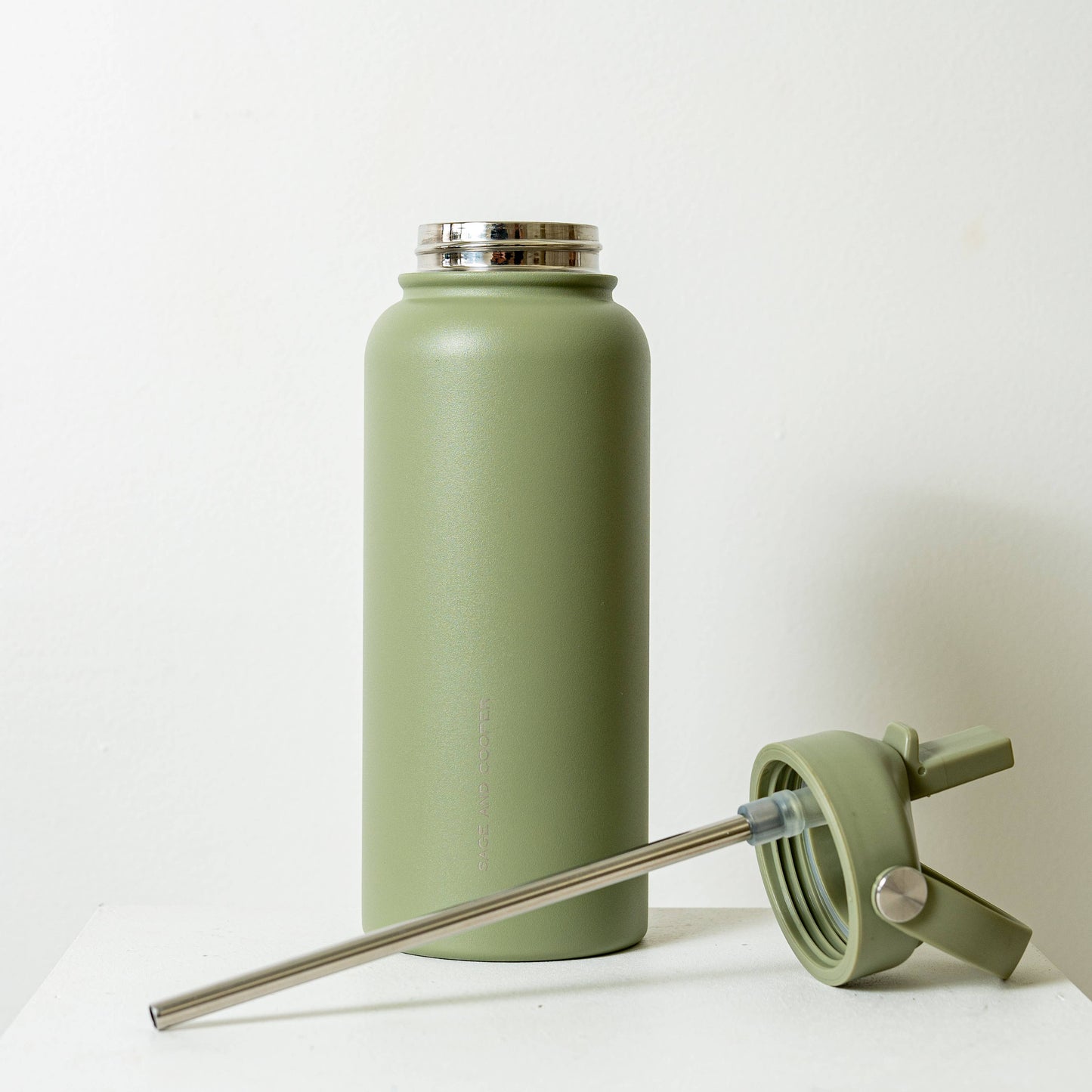 The Sage & Cooper Insulated Drink Bottle: Black / 1 Litre