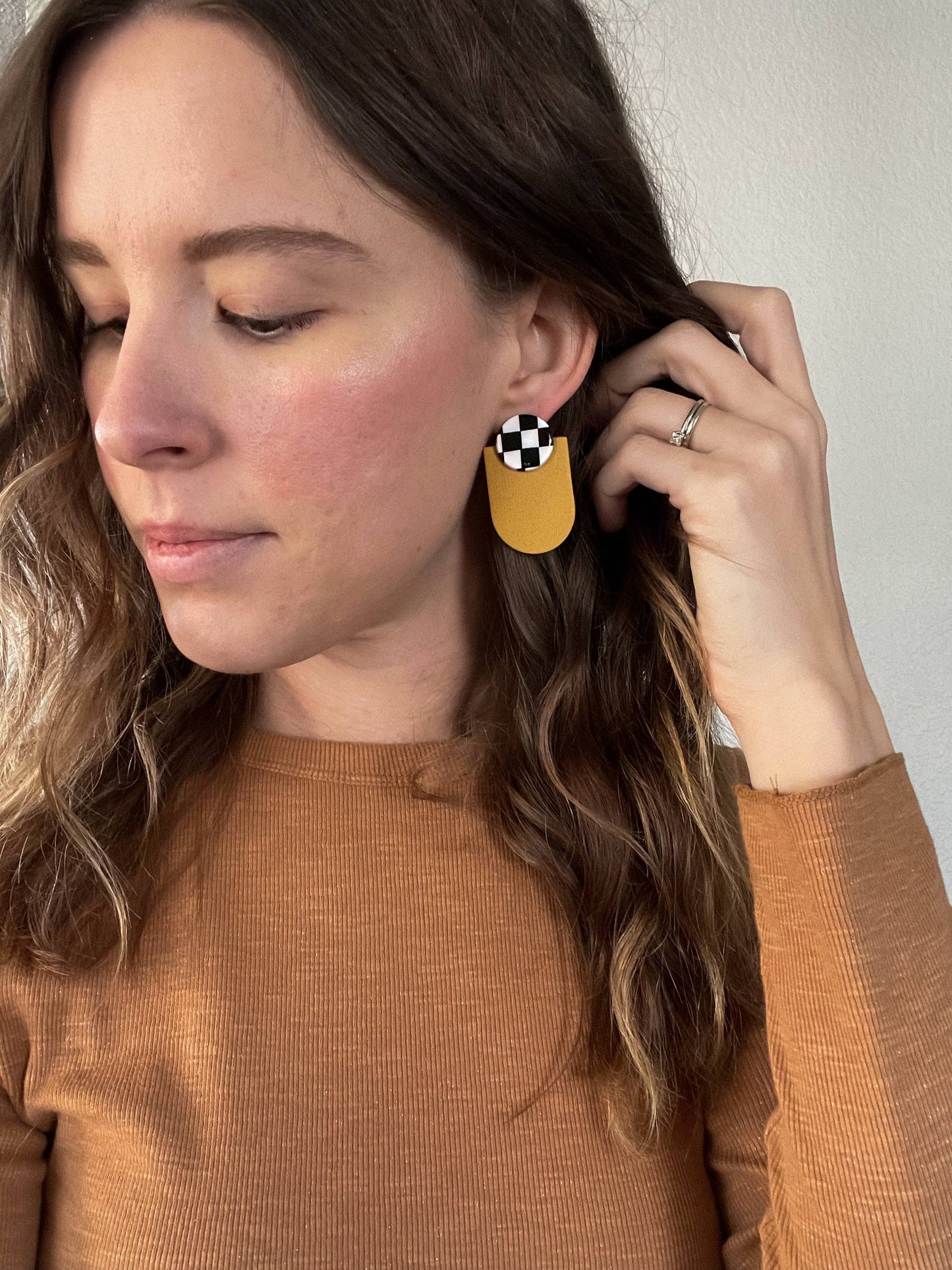 Millie Checkered Studs: Blush