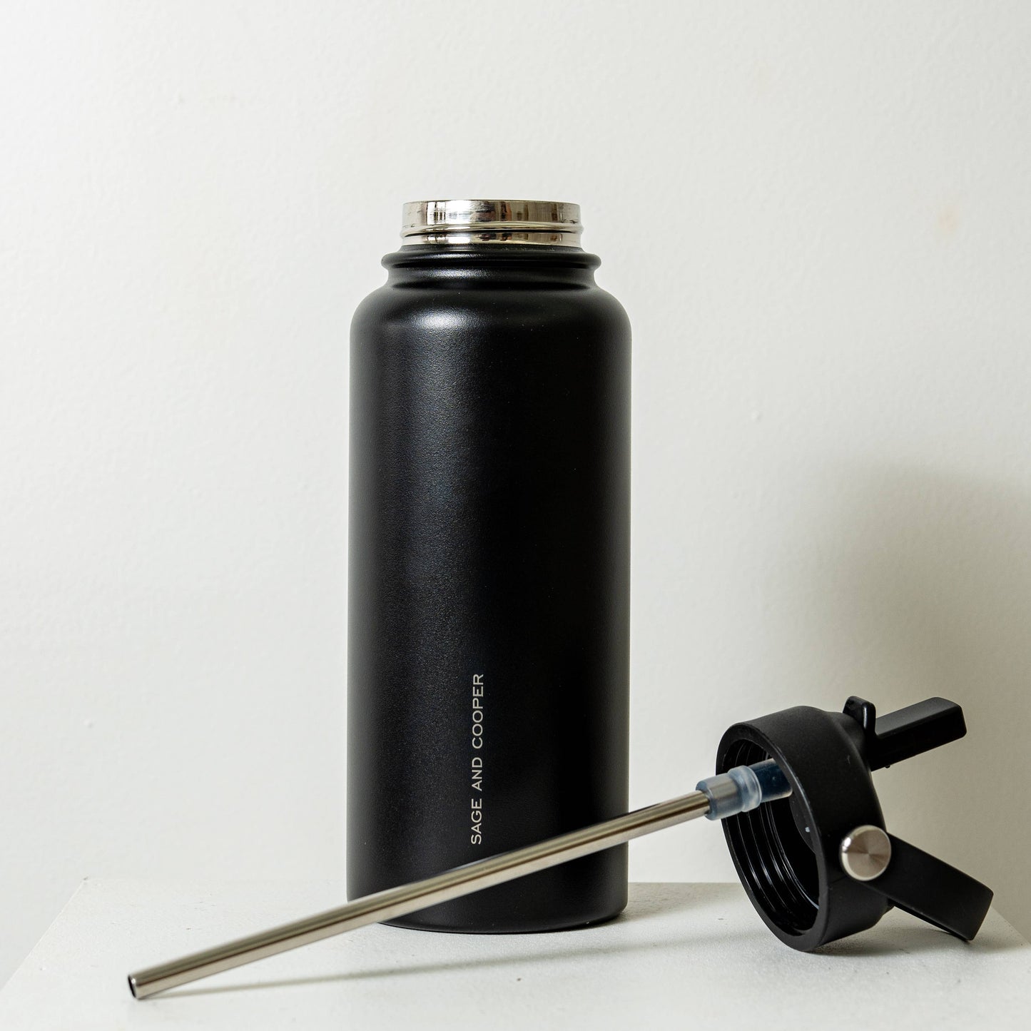 The Sage & Cooper Insulated Drink Bottle: Olive / 1 Litre