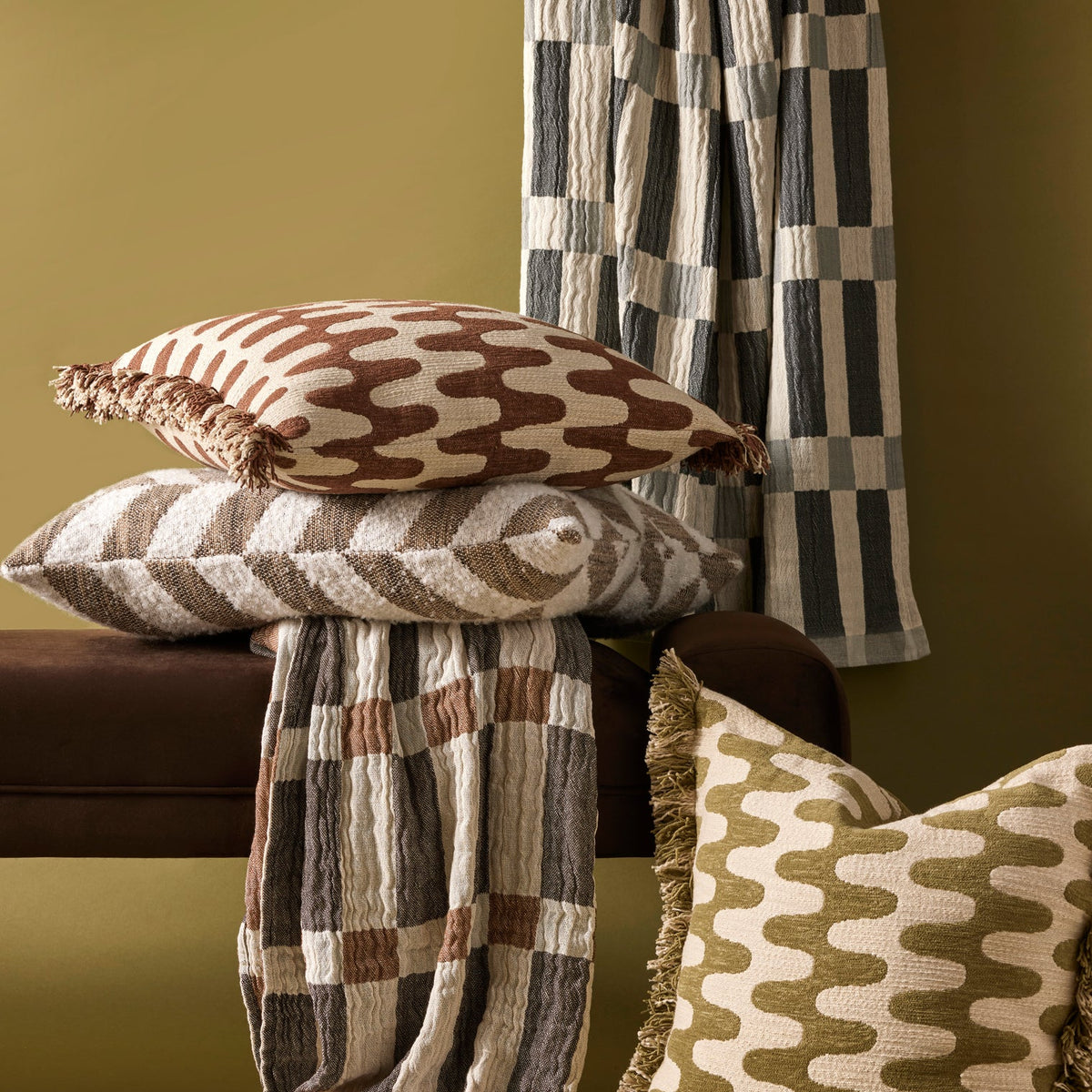 Academy Nash Abstract Cushion Green Regular